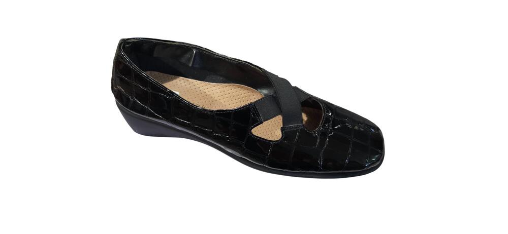 NEW ERIC MICHAEL women's betty shoe in black